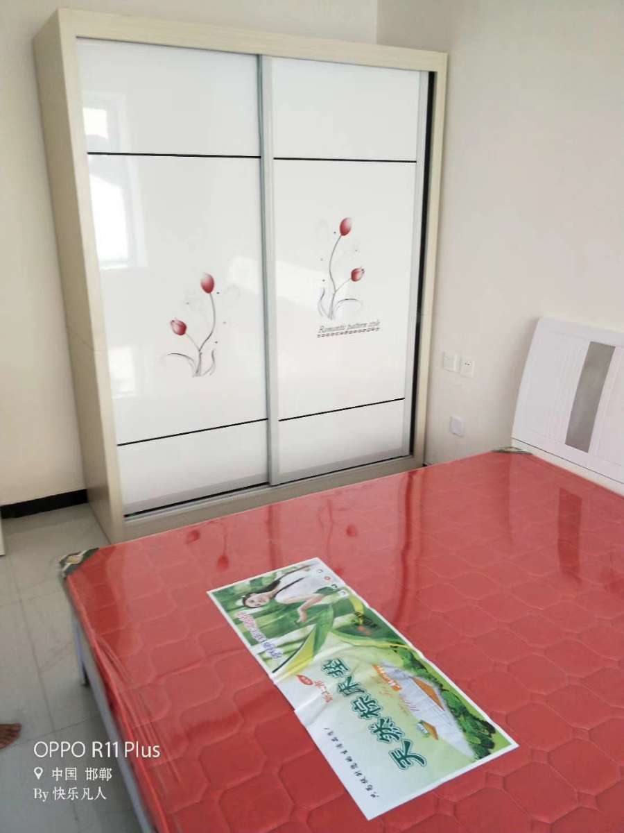 出租县城3室2厅2卫160平米 租金11000元/年 出租县城3室2厅2卫160平米 租金11000元/年