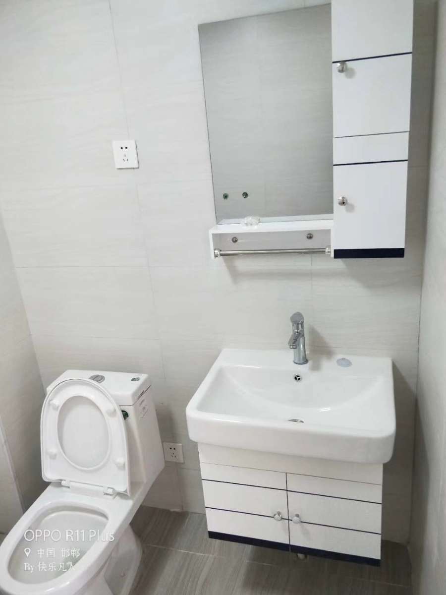 出租县城3室2厅2卫160平米 租金11000元/年 出租县城3室2厅2卫160平米 租金11000元/年