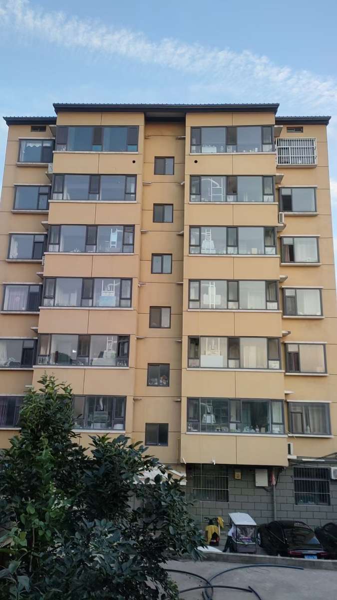 出租县城3室2厅2卫160平米 租金11000元/年 出租县城3室2厅2卫160平米 租金11000元/年